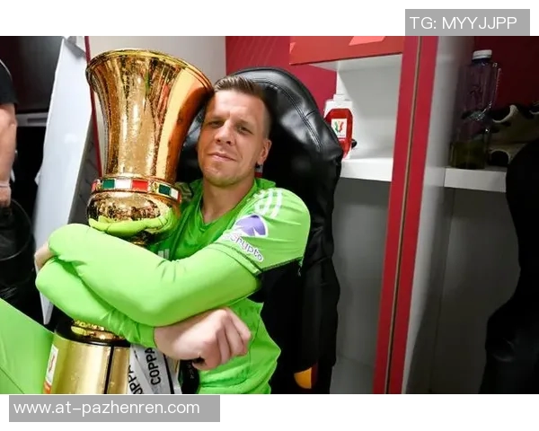 制片人:什琴斯尼与温格重逢令人动容;他告别尤文时很悲伤 制片人:什琴斯尼与温格重逢令人动容;他告别尤文时很悲伤