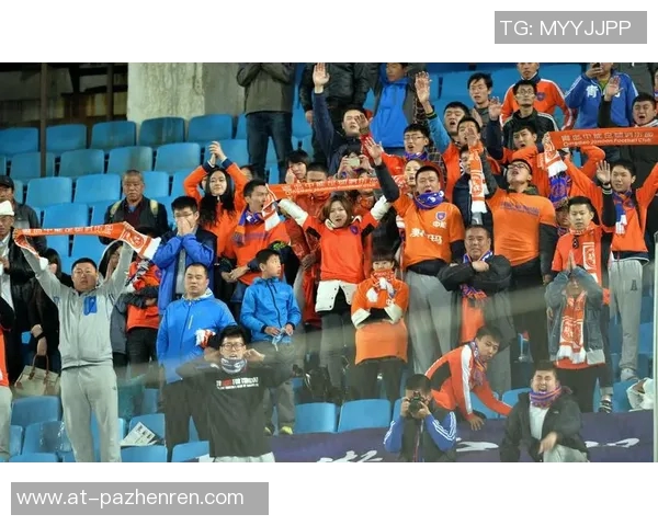 表达崇高敬意，重庆铜梁龙向李章洙赠送冲超纪念球衣